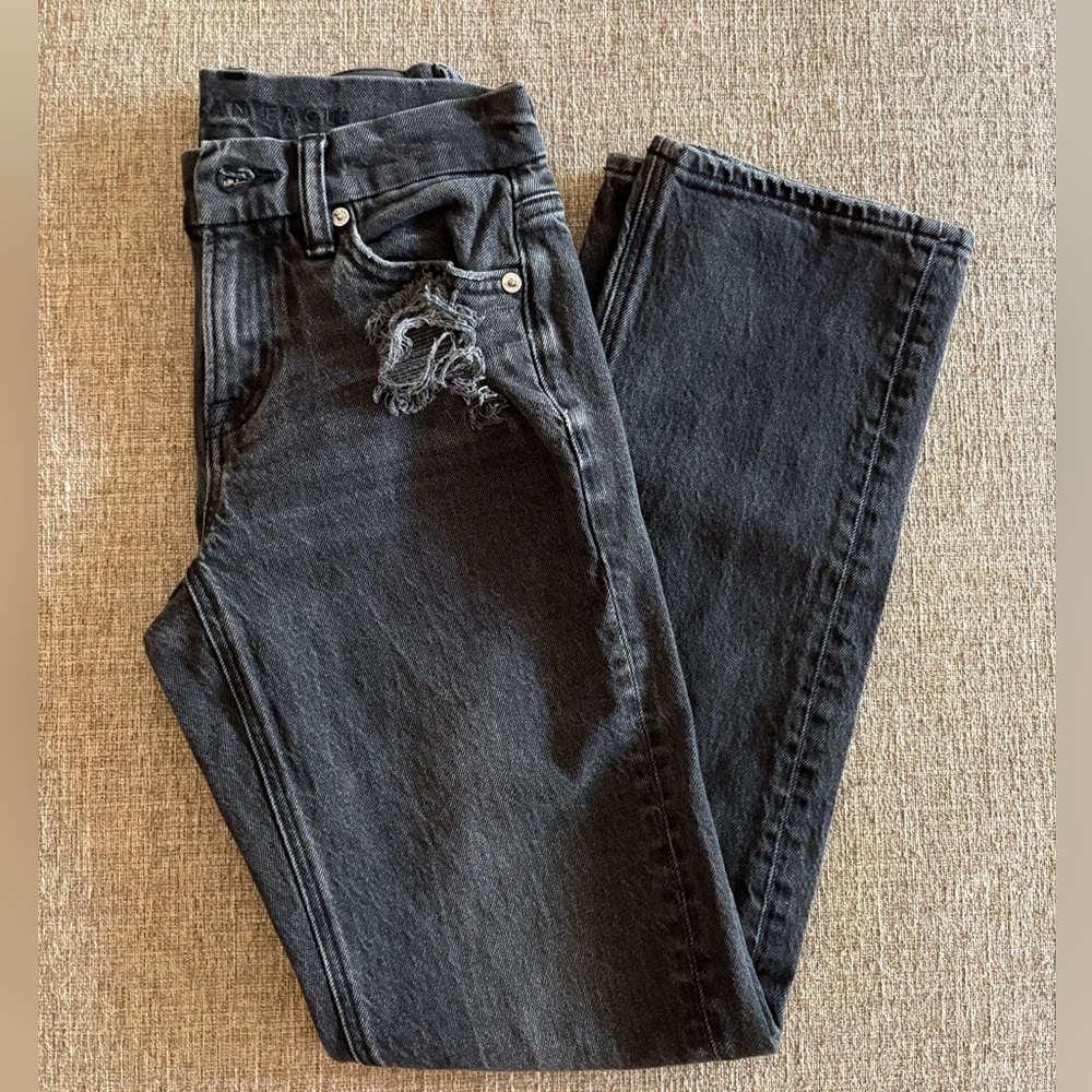 American Eagle Distressed Black Women Jeans, great condition